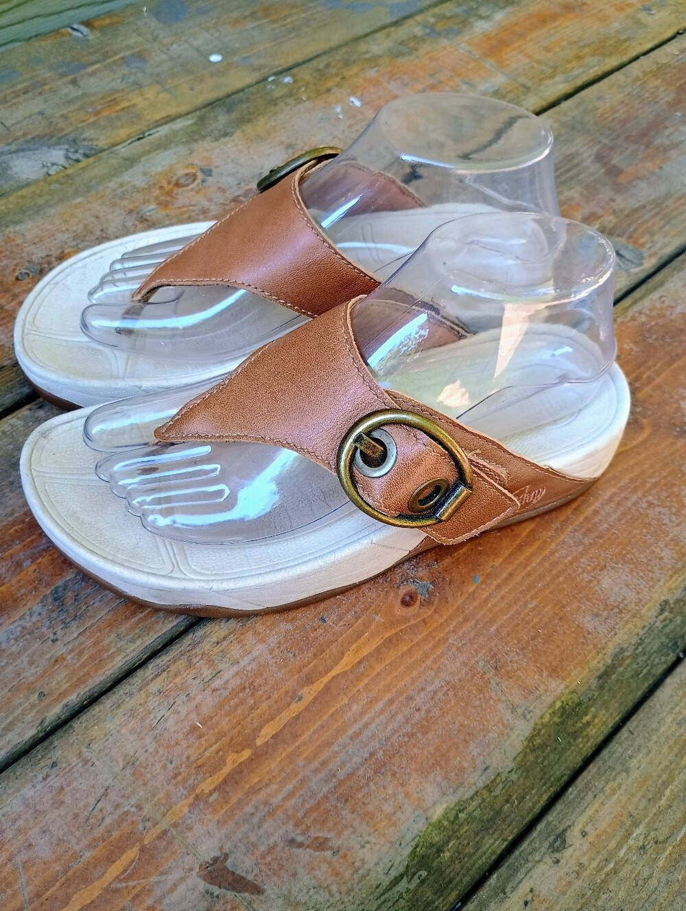 FitFlop Brown Tan Leather Sandals Thongs Large Side Buckle Wobble Board Sz 7